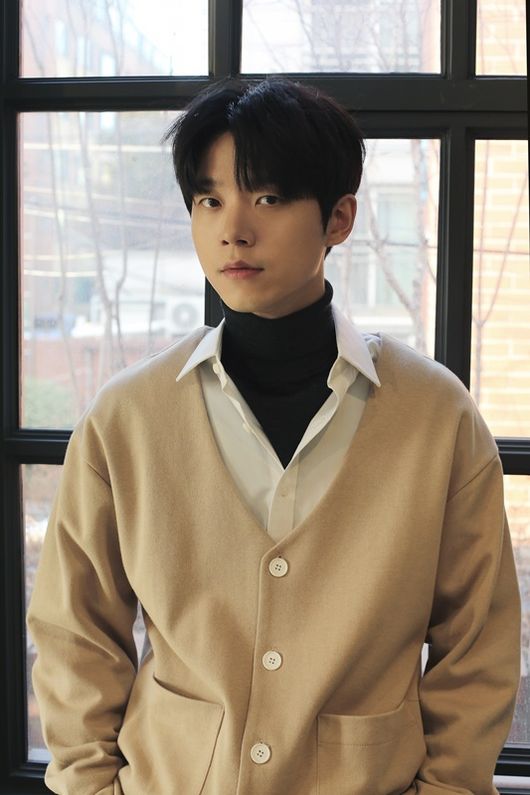 높은엔터테인먼트 제공