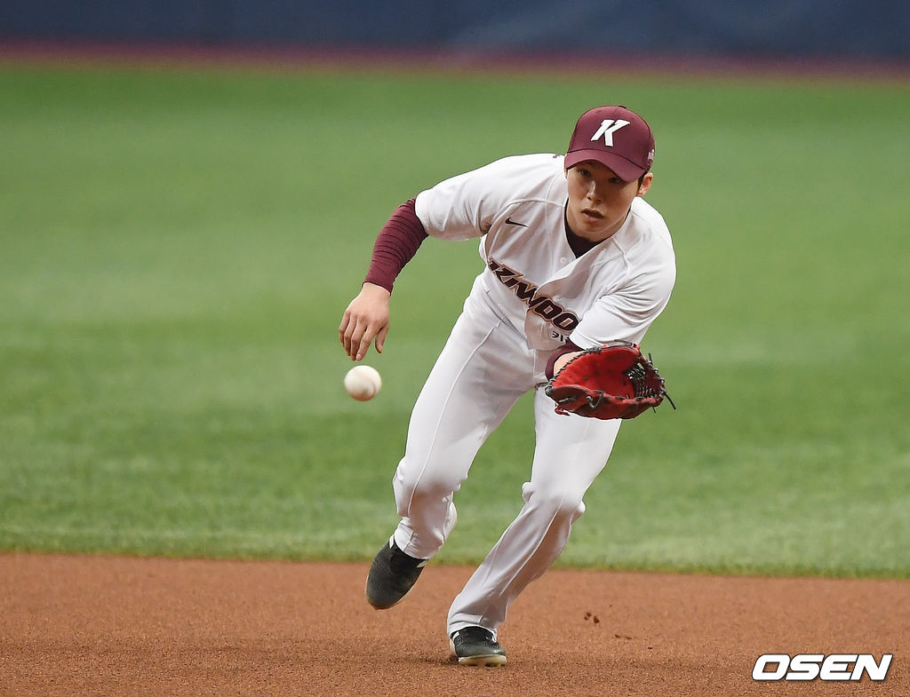 키움 히어로즈 김혜성이 훈련을 하고 있다. /youngrae@osen.co.kr 