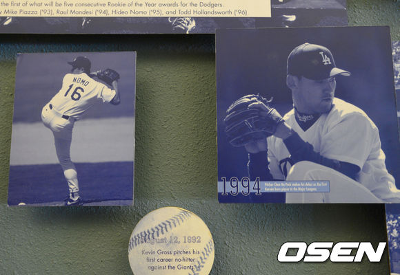 LA 다저스는 지난 13일 다저스타디움에서 열린 ‘2013 메이저리그’ 마이애미 말린스와의 경기에서 선발 크리스 카푸아노의 6⅓이닝 1실점 호투와 고비 때마다 득점을 올린 타선의 조합을 앞세워 5-3으로 이겼다. 오래간만에 연승 맛을 본 다저스는 15승21패를 기록하며 탈꼴찌에 시동을 걸었다./ dreamer@osen.co.kr