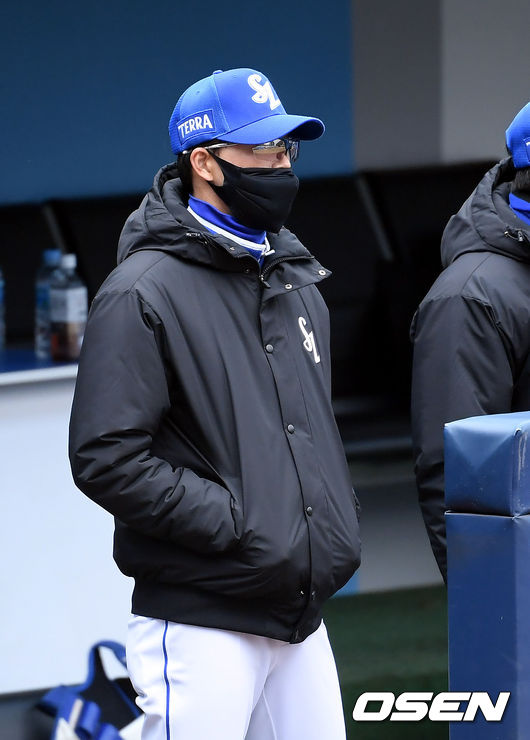 삼성 허삼영 감독이 경기를 지켜보고 있다. /cej@osen.co.kr