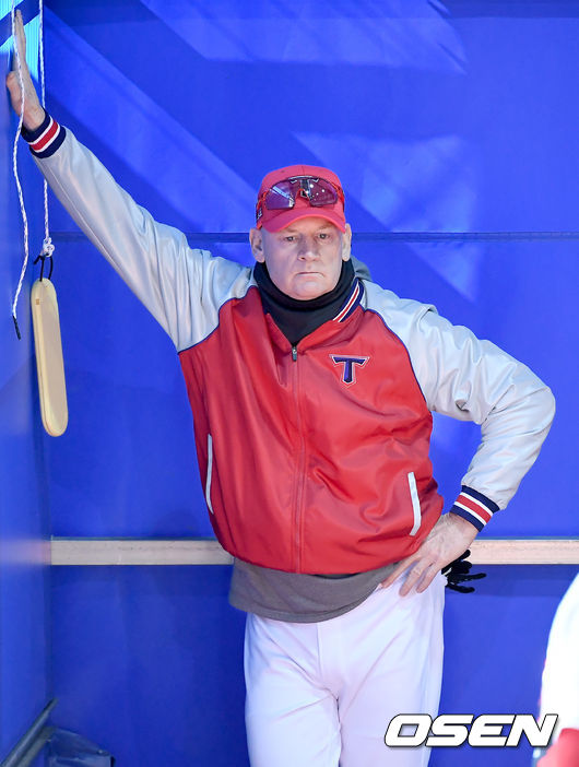 KIA 윌리엄스 감독이 훈련을 지켜보고 있다./ksl0919@osen.co.kr