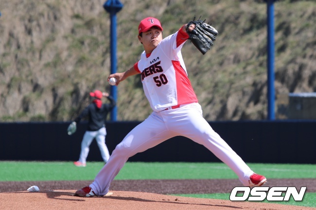 KIA 타이거즈 우완 장현식이 라이브피칭을 하고 있다./KIA 타이거즈 제공.