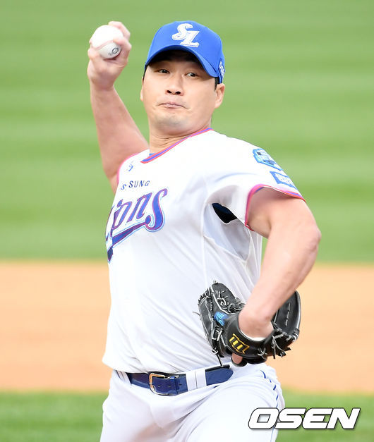 30일 오후 대구삼성라이온즈파크에서 ‘2020 신한은행 SOL KBO 리그’ 삼성 라이온즈와 KT 위즈의 경기가 열렸다.8회초 2사 삼성 오승환이 마운드에 올라 힘차게 공을 뿌리고 있다./ksl0919@osen.co.kr