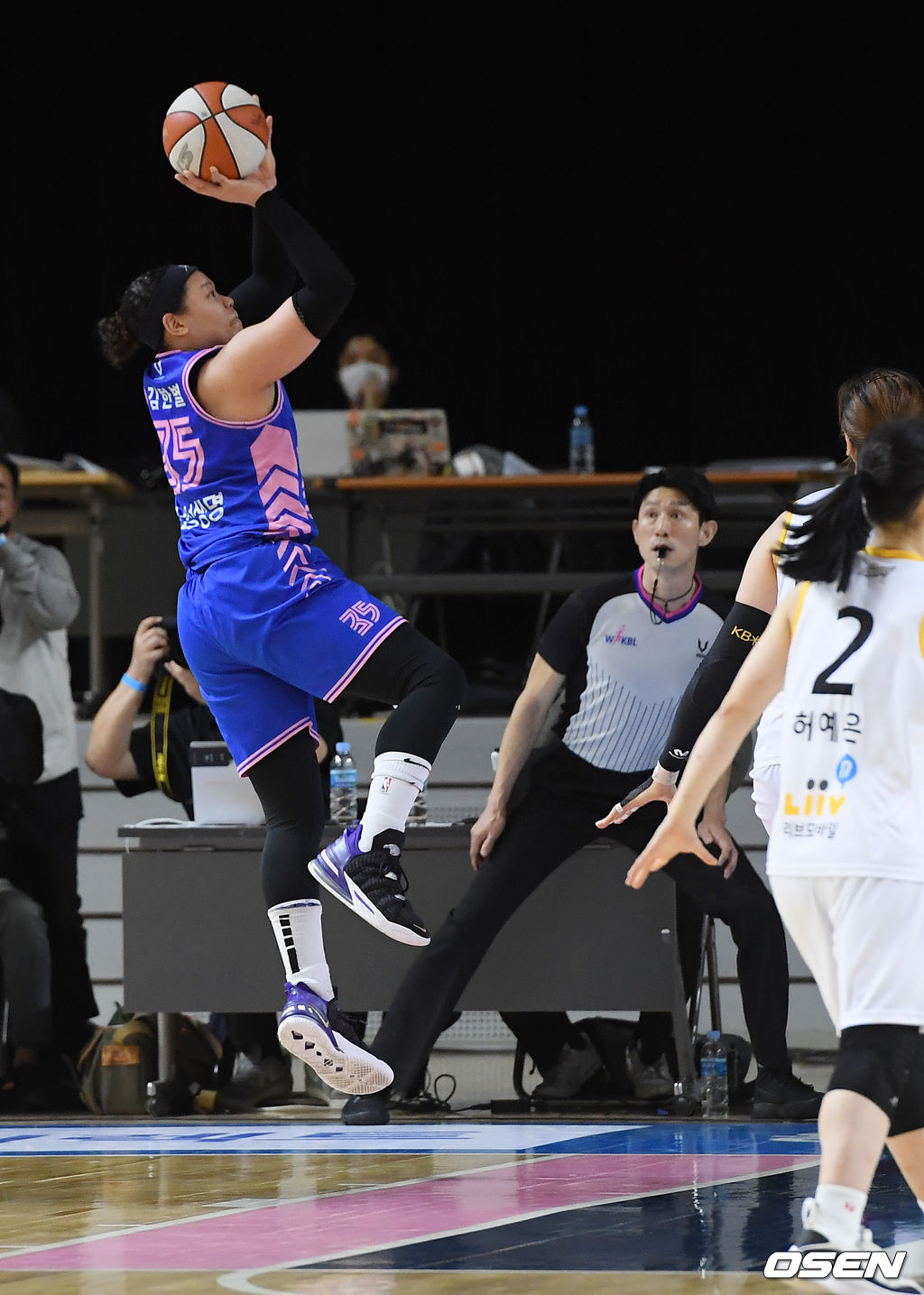  4쿼터 삼성생명 김한별이 점프슛을 성공시키고 있다. /rumi@osen.co.kr