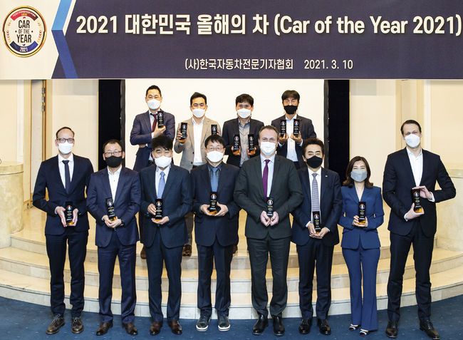  ‘2021 대한민국 올해의 차(Car of the Year 2021)’ 영광의 수상자들. 