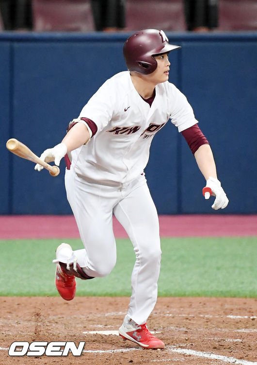 7회말 1사 주자 1,2루 키움 박준태가 재역전 2타점 적시 2루타를 날리고 있다. /rumi@osen.co.kr