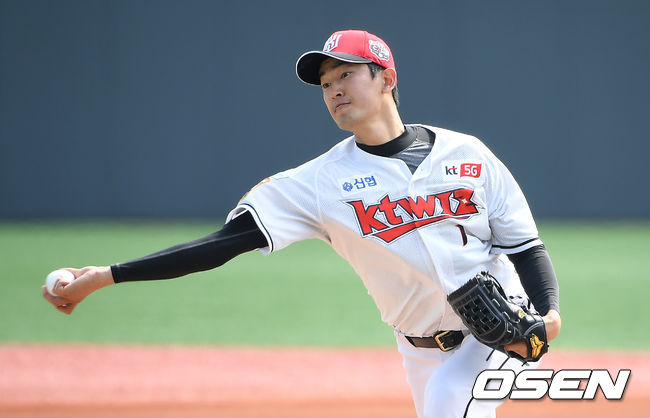 KT 위즈와 SSG 랜더스가 13일 울산 문수야구장에서 연습경기를 가졌다.1회초 KT 고영표가 역투하고 있다. /youngrae@osen.co.kr