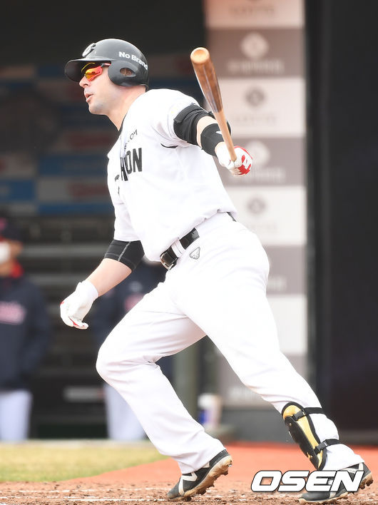 SSG 랜더스 외국인 타자 제이미 로맥이 만루 홈런을 신고했다. /youngrae@osen.co.kr