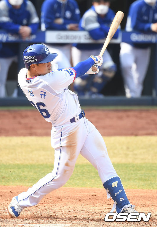 14일 오후 대구 삼성라이온즈파크에서 삼성 라이온즈와 LG 트윈스의 연습경기가 열렸다.5회말 2사 만루 삼성 이성규가 3타점 적시 2루타를 때려내고 있다. /youngrae@osen.co.kr