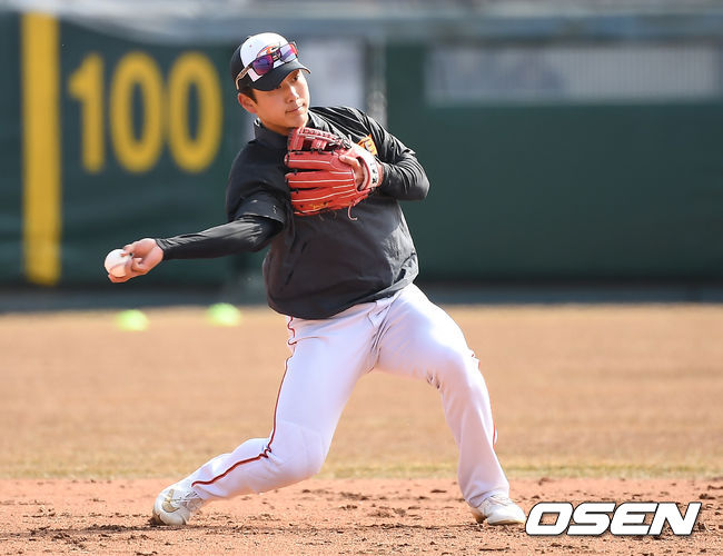 한화 박정현이 수비 훈련을 하고 있다. /youngrae@osen.co.kr