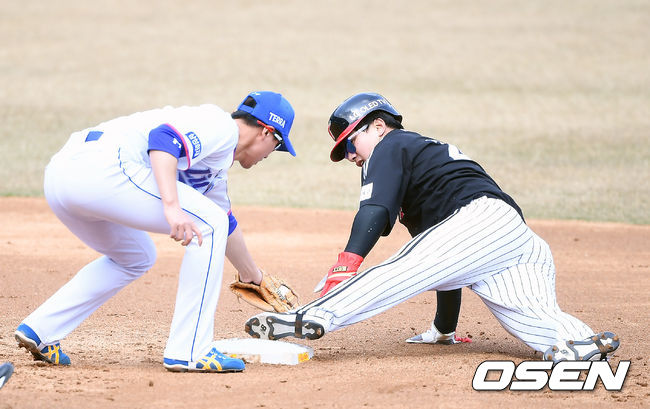 14일 오후 대구 삼성라이온즈파크에서 삼성 라이온즈와 LG 트윈스의 연습경기가 열렸다.3회초 2사 1루 LG 이천웅이 도루를 성공하고 있다. /youngrae@osen.co.kr