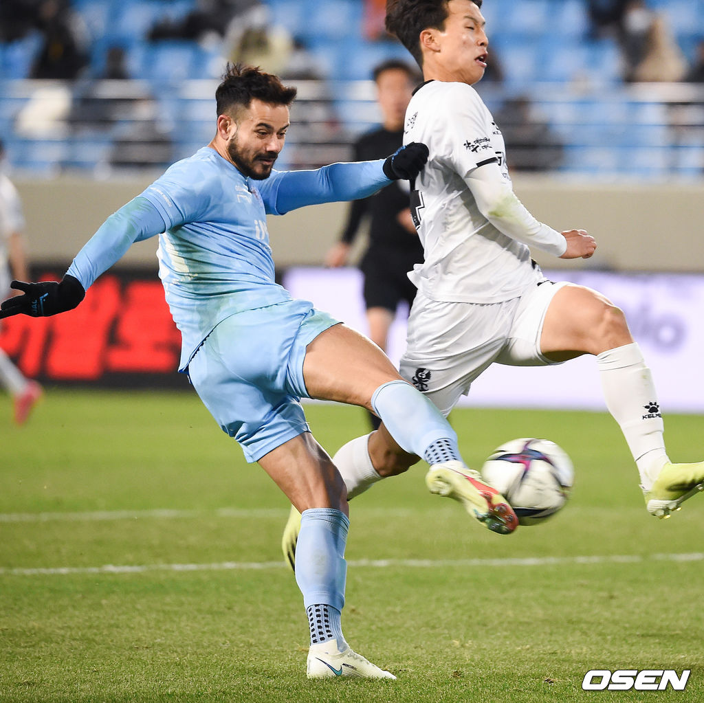 후반 대구FC 세징야가 논스톱슛을 시도하고 있다. / soul1014@osen.co.kr