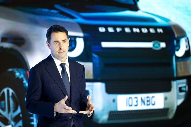 미래 전략을 발표하고 있는 로빈 콜건 재규어랜드로버코리아 대표이사.