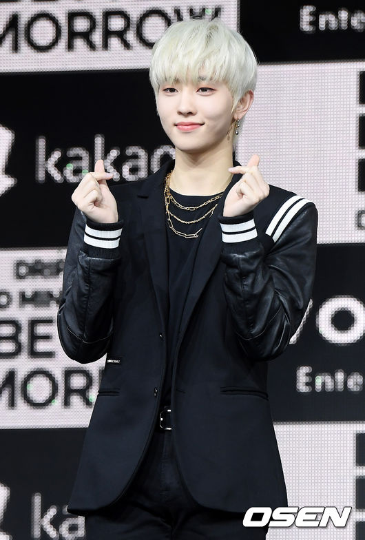 16일 오후 서울 광진구 예스24 라이브홀에서 그룹 드리핀(차준호, 황윤성, 김동윤, 이협, 주창욱, 알렉스, 김민서)의 두 번째 미니앨범 ‘어 베러 투모로우(A Better Tomorrow)’ 발매 기념 쇼케이스가 열렸다.미니 2집 ‘어 베러 투모로우(A Better Tomorrow)’는 드리핀이 데뷔 후 느끼고 경험한 다양한 감정 중 ‘의지’라는 느낌 자체를 자신들만의 시선으로 다채롭게 해석한 앨범이다.드리핀(DRIPPIN) 이협이 포즈를 취하고 있다. /cej@osen.co.kr