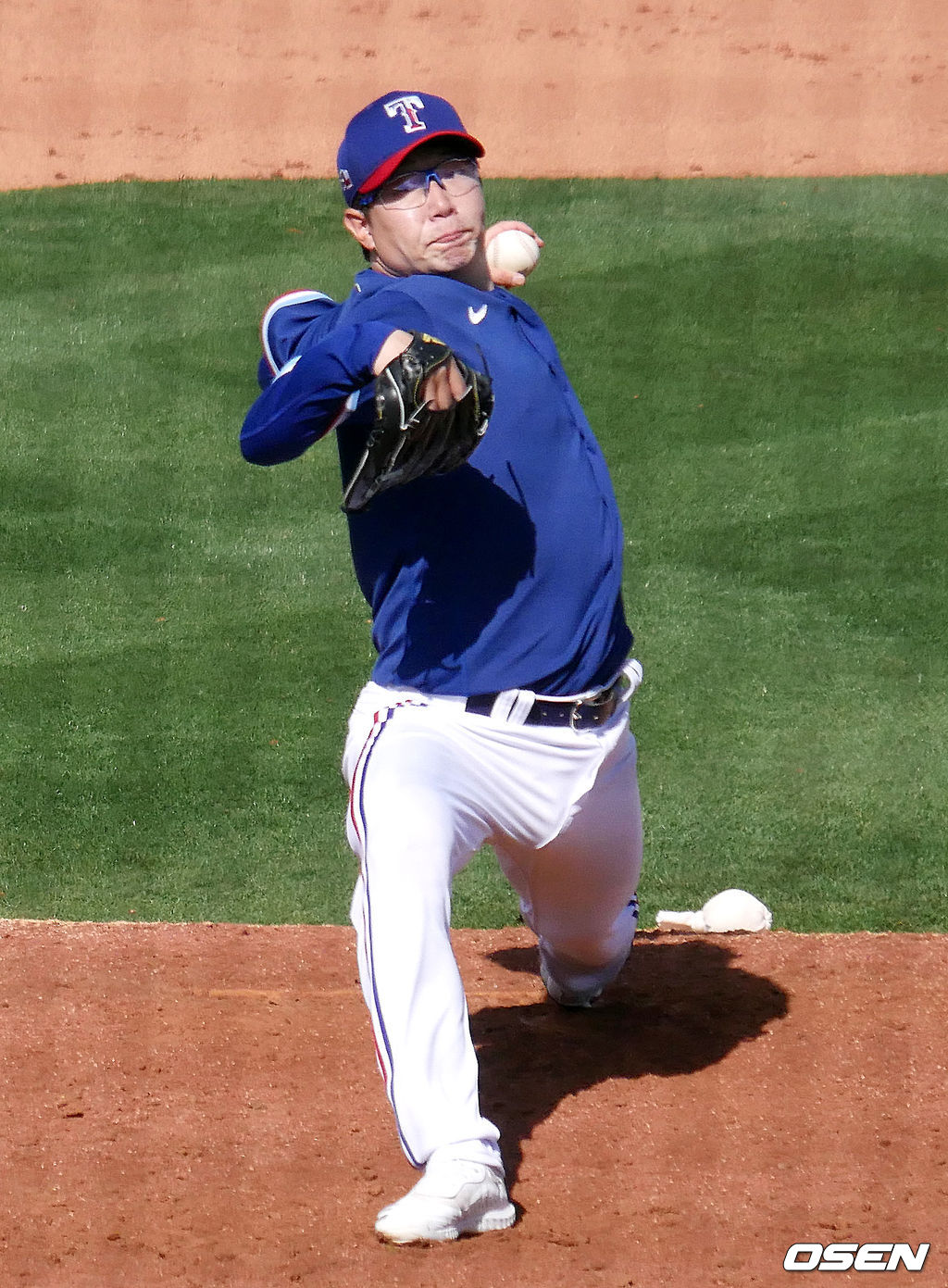 [OSEN=이사부 통신원] 텍사스 양현종이 힘차게 볼을 뿌리고 있다. /lsboo@osen.co.kr