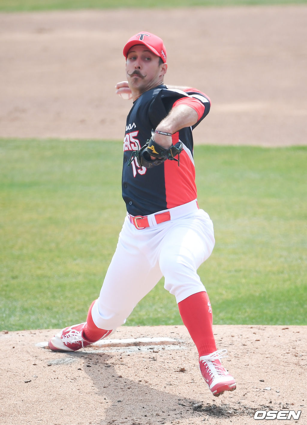 1회말 KIA 선발투수 멩덴이 역투하고 있다. / soul1014@osen.co.kr