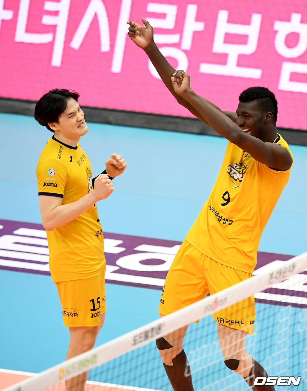 팀의 승리가 확정된 순간 춤추는 케이타.  /ksl0919@osen.co.kr