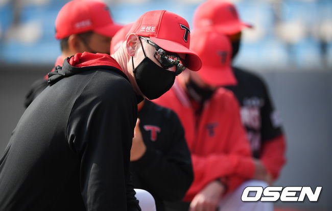 경기종료후 KIA 맷 윌리엄스 감독이 선수들과 미팅을 하고 있다. / soul1014@osen.co.kr