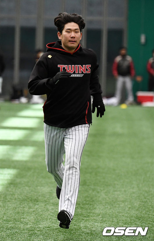 정찬헌이 러닝을 하고 있다. /jpenws@osen.co.kr