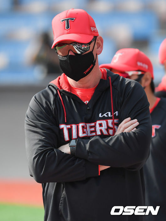 경기종료후 KIA 맷 윌리엄스 감독이 아쉬운 표정을 짓고 있다. / soul1014@osen.co.kr