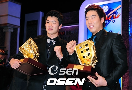 [사진] 2008년 골든글러브 시상식에서 김광현(왼쪽)과 김현수 /OSEN DB