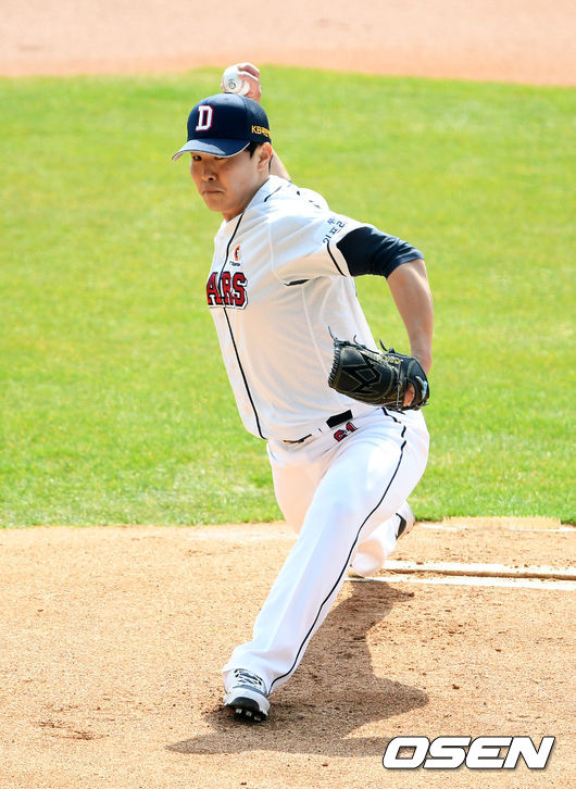 1회초 두산 최원준이 역투하고 있다. /jpnews@osen.co.kr