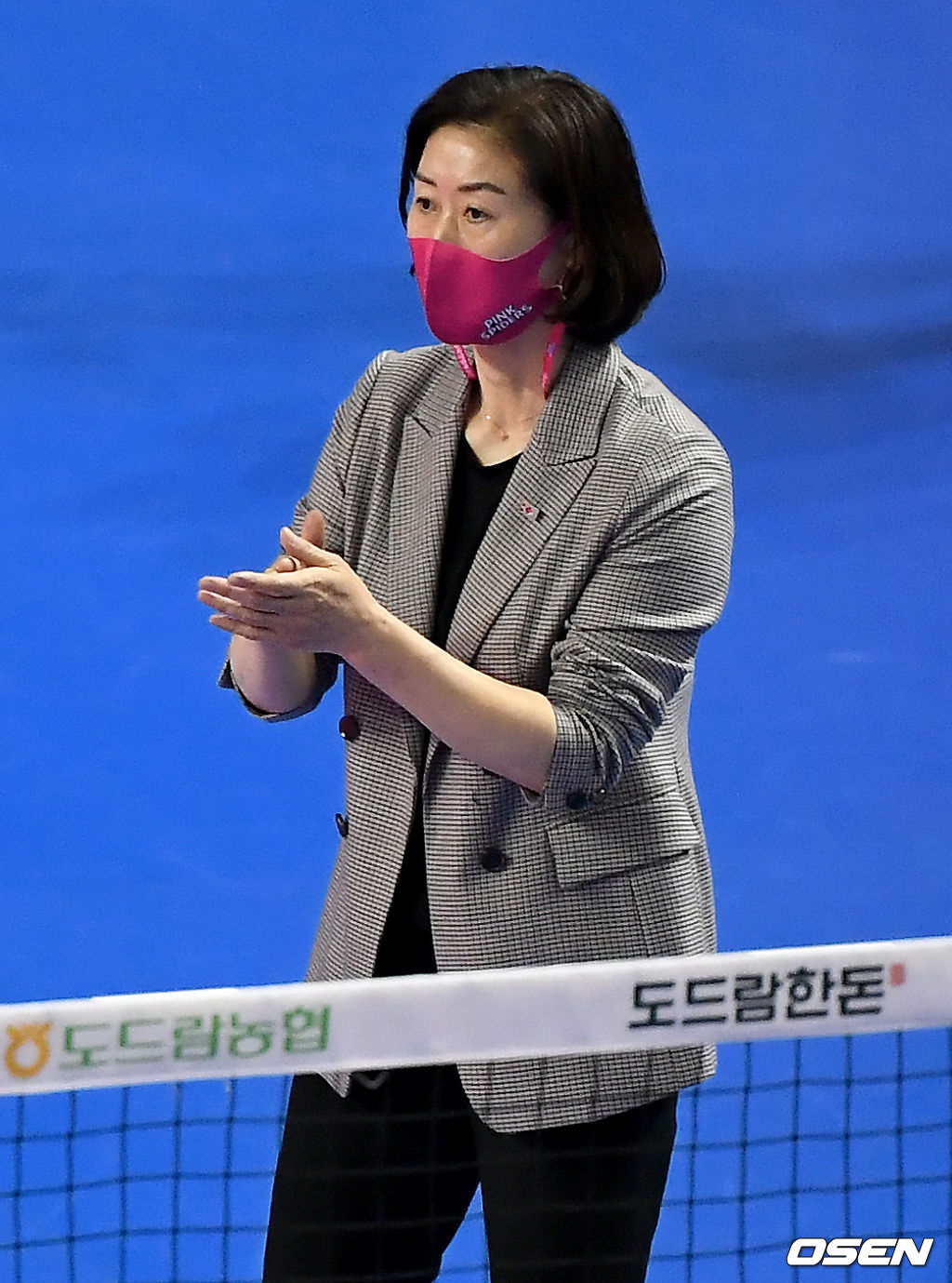 흥국생명 박미희 감독이 박수를 치고 있다./ksl0919@osen.co.kr