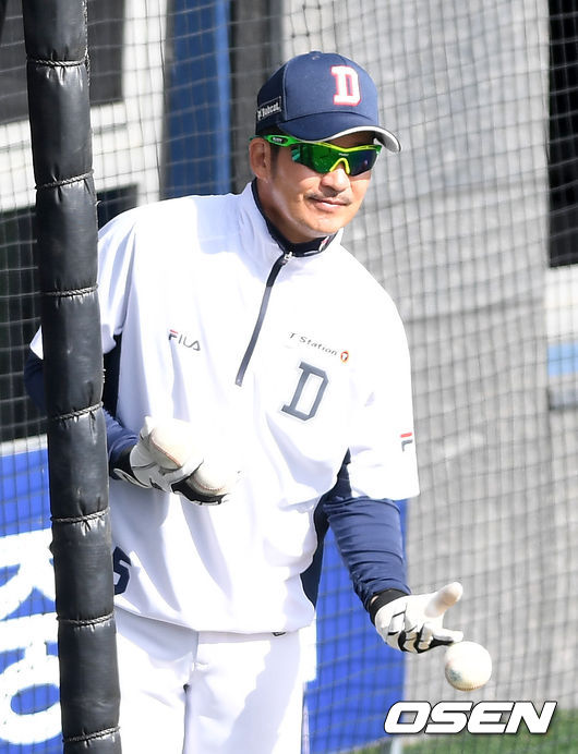 201007 두산 최경환 코치. / dreamer@osen.co.kr