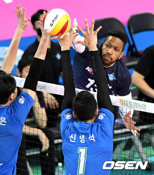 1세트, 대한항공 요스바니가 공격을 시도하고 있다. / dreamer@osen.co.kr