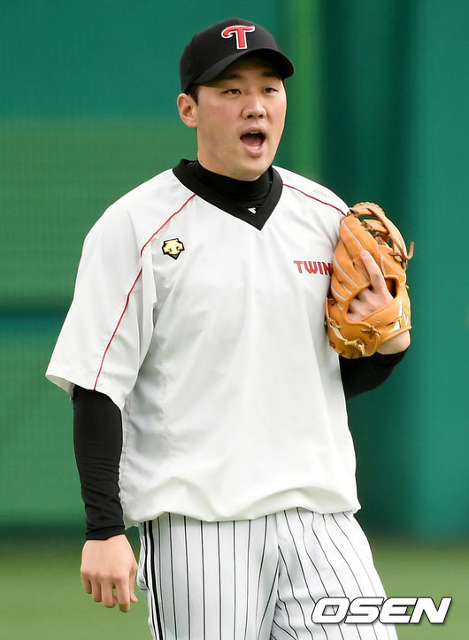 2일 오전 LG트윈스가 경기 이천시 대월면 LG챔피언스파크에서 2021 스프링캠프 훈련을 가졌다. LG 양석환이 훈련을 하고 있다./ksl0919@osen.co.kr≠