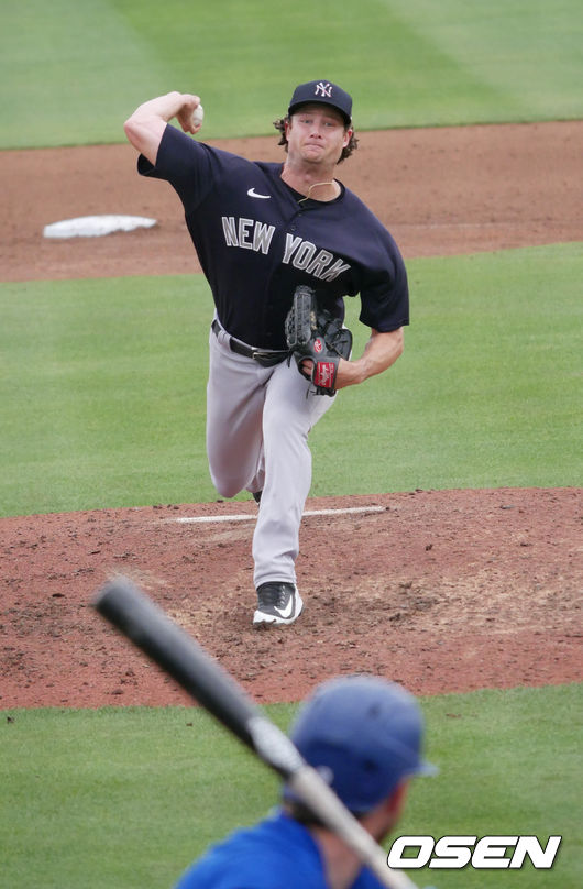 [OSEN=더니든(미 플로리다주), 이사부 통신원]1회초 뉴욕 양키스 선발 게릿콜이 역투하고 있다. /lsboo@osen.co.kr