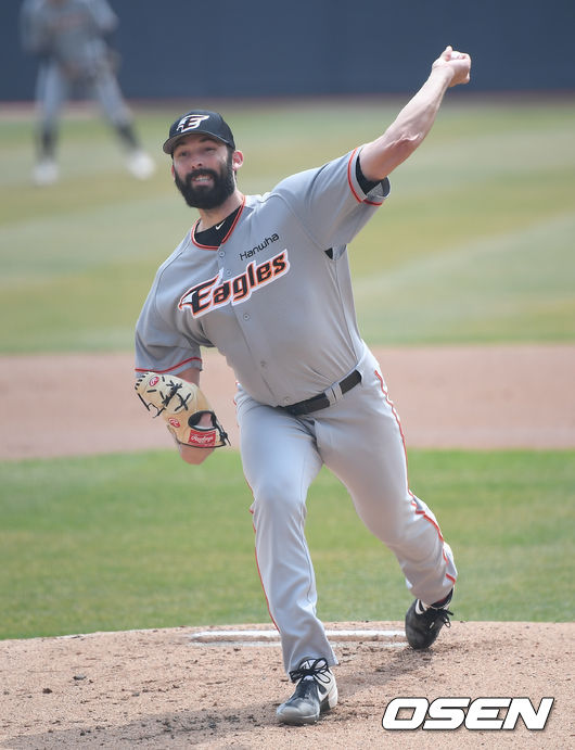 1회말 한화 선발투수 카펜터가 역투하고 있다./ soul1014@osen.co.kr