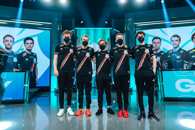 라이엇 게임즈 플리커.