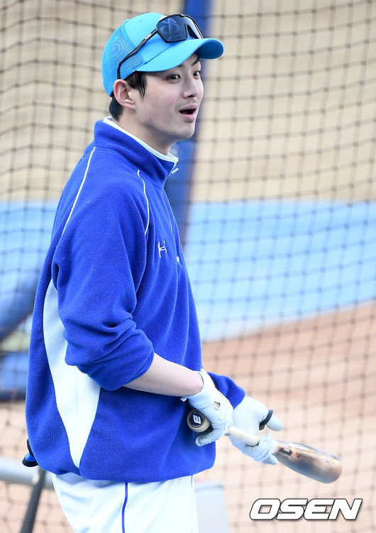 13일 오후 대구삼성라이온즈파크에서 삼성 라이온즈가 2021 스프링캠프 훈련을 가졌다.삼성 구자욱이 타격훈련을 하고 있다./ksl0919@osen.co.kr