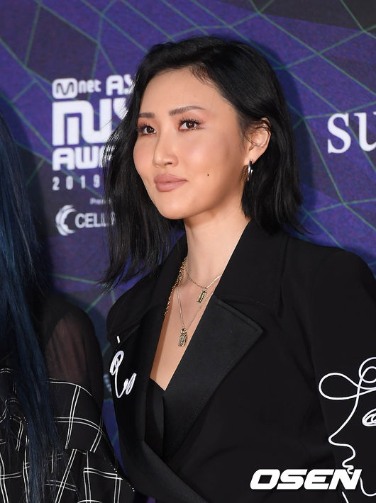 마마무 화사가 포토타임을 갖고 있다./cej@osen.co.kr