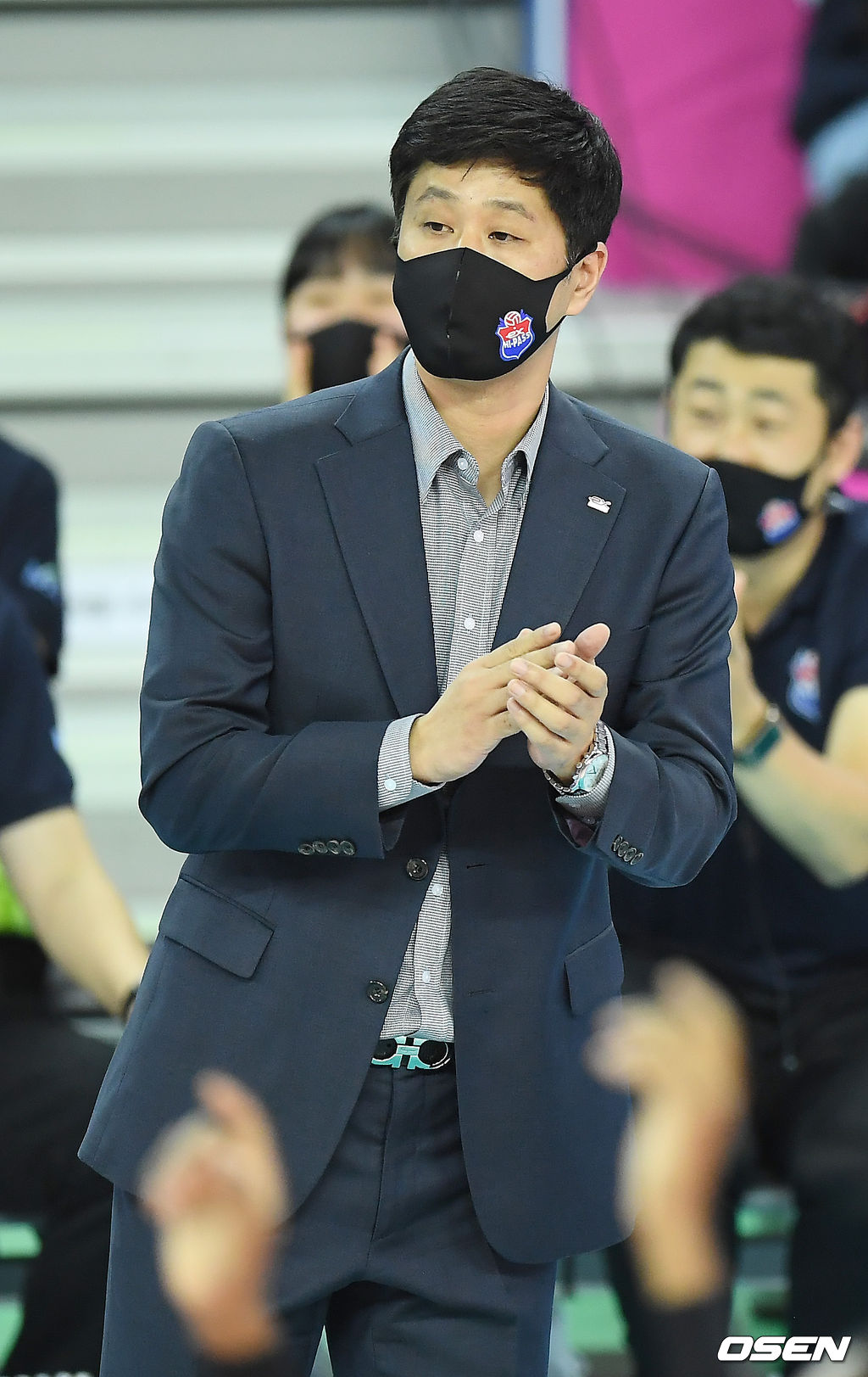 도로공사 김종민 감독이 선수들을 독려하고 있다. /youngrae@osen.co.kr 