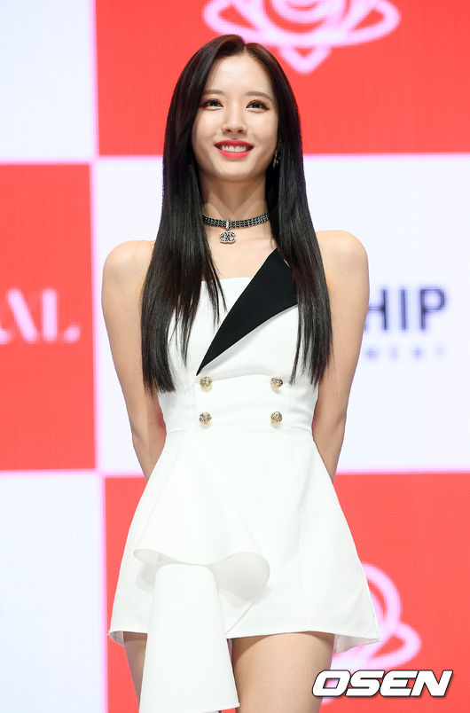 우주소녀 보나가 포즈를 취하고 있다.  / soul1014@osen.co.kr
