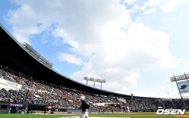 파란하늘이 보이는 잠실 야구장의 모습. /dreamer@osen.co.kr