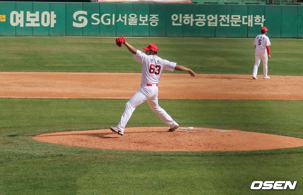 SSG 외국인 투수 윌머 폰트가 키움 2군과 연습경기에서 3이닝 무실점 투구를 했다.  /knightjisu@osen.co.kr