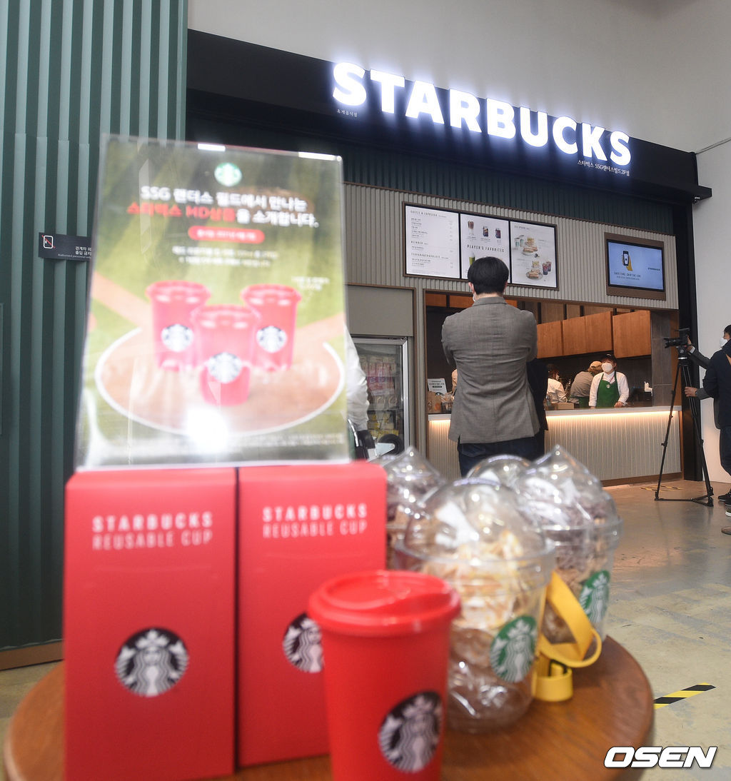 ‘2021 신한은행 SOL KBO 리그’ 롯데 자이언츠와 시즌 1차전을 앞둔 3일 새롭게 단장한 홈구장 인천SSG랜더스필드가 공개됐다. /sunday@osen.co.kr