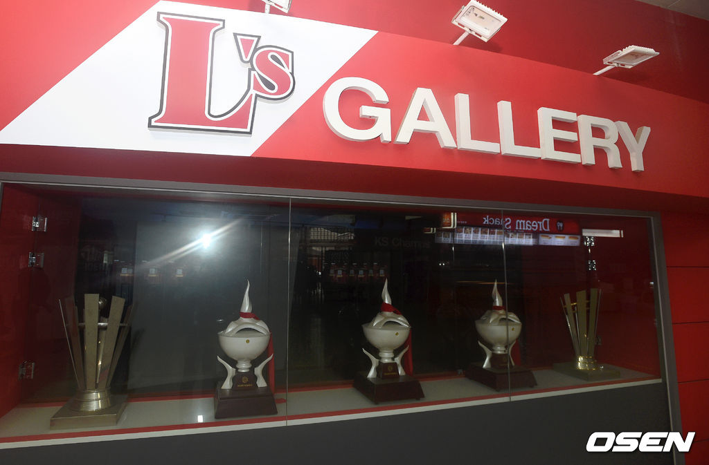 ‘2021 신한은행 SOL KBO 리그’ 롯데 자이언츠와 시즌 1차전을 앞둔 3일 새롭게 단장한 홈구장 인천SSG랜더스필드가 공개됐다. /sunday@osen.co.kr