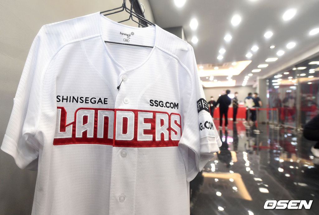 ‘2021 신한은행 SOL KBO 리그’ 롯데 자이언츠와 시즌 1차전을 앞둔 3일 새롭게 단장한 홈구장 인천SSG랜더스필드가 공개됐다. /sunday@osen.co.kr