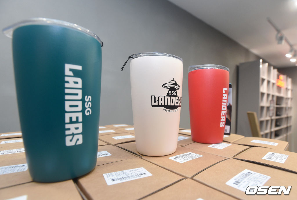 ‘2021 신한은행 SOL KBO 리그’ 롯데 자이언츠와 시즌 1차전을 앞둔 3일 새롭게 단장한 홈구장 인천SSG랜더스필드가 공개됐다. /sunday@osen.co.kr