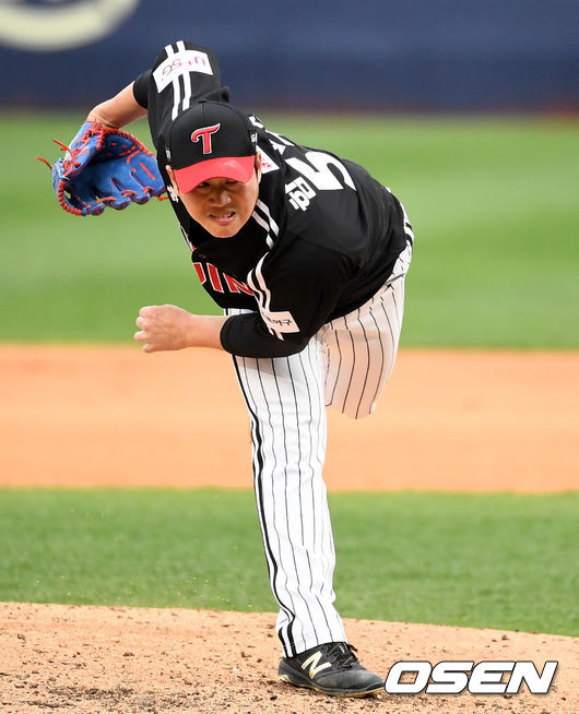 6회말 LG 함덕주가 역투하고 있다. /jpnews@osen.co.kr