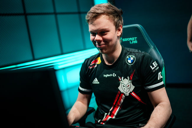 라이엇 게임즈 플리커.