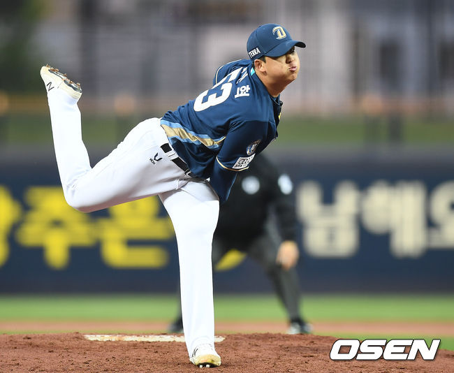 9일 광주-기아 챔피언스필드에서 ‘2021 신한은행 SOL KBO 리그’ KIA 타이거즈와 NC 다이노스의 경기가 열렸다. 1회말 NC 신민혁이 역투하고 있다. /youngrae@osen.co.kr