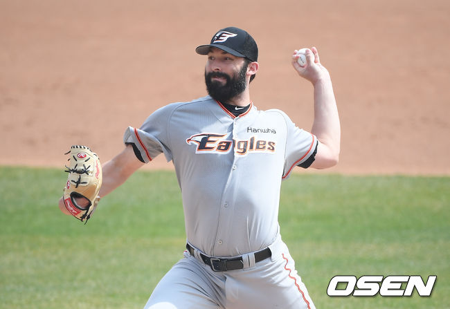 1회말 한화 선발투수 카펜터가 역투하고 있다./ soul1014@osen.co.kr