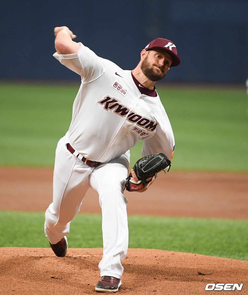 1회초 키움 선발투수 스미스가 역투하고 있다. / soul1014@osen.co.kr