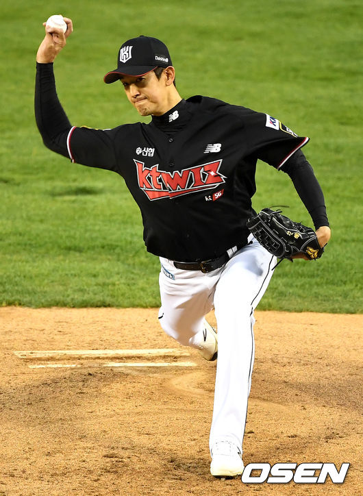 KT 선발 고영표가 힘차게 공을 뿌리고 있다. / dreamer@osen.co.kr