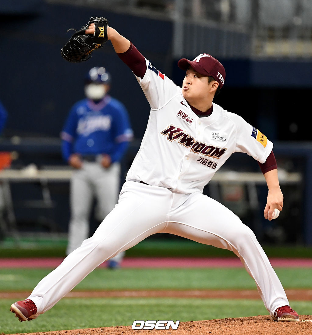 키움 투수 김재웅이 힘차게 공을 뿌리고 있다. / dreamer@osen.co.kr